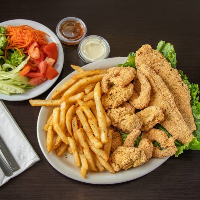 LF5. Family Fried Combo.