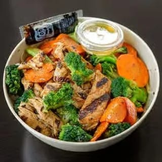 B8. Chicken Stir Fry Bowl