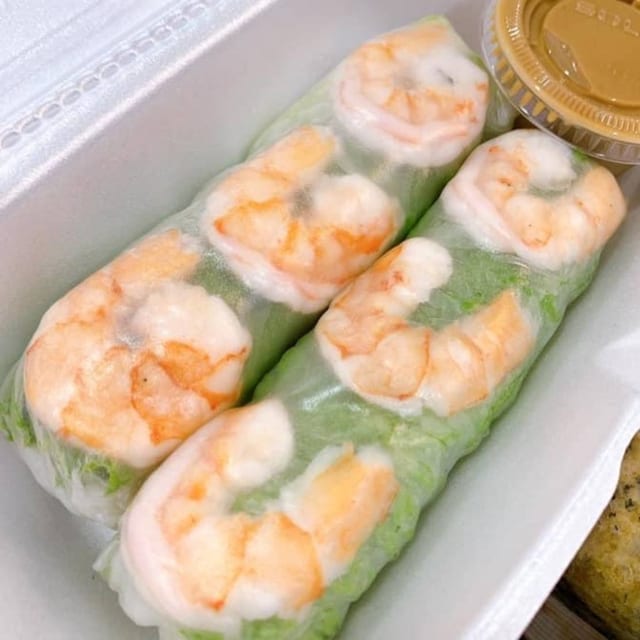 A2. Fresh Spring Roll (2 pieces).